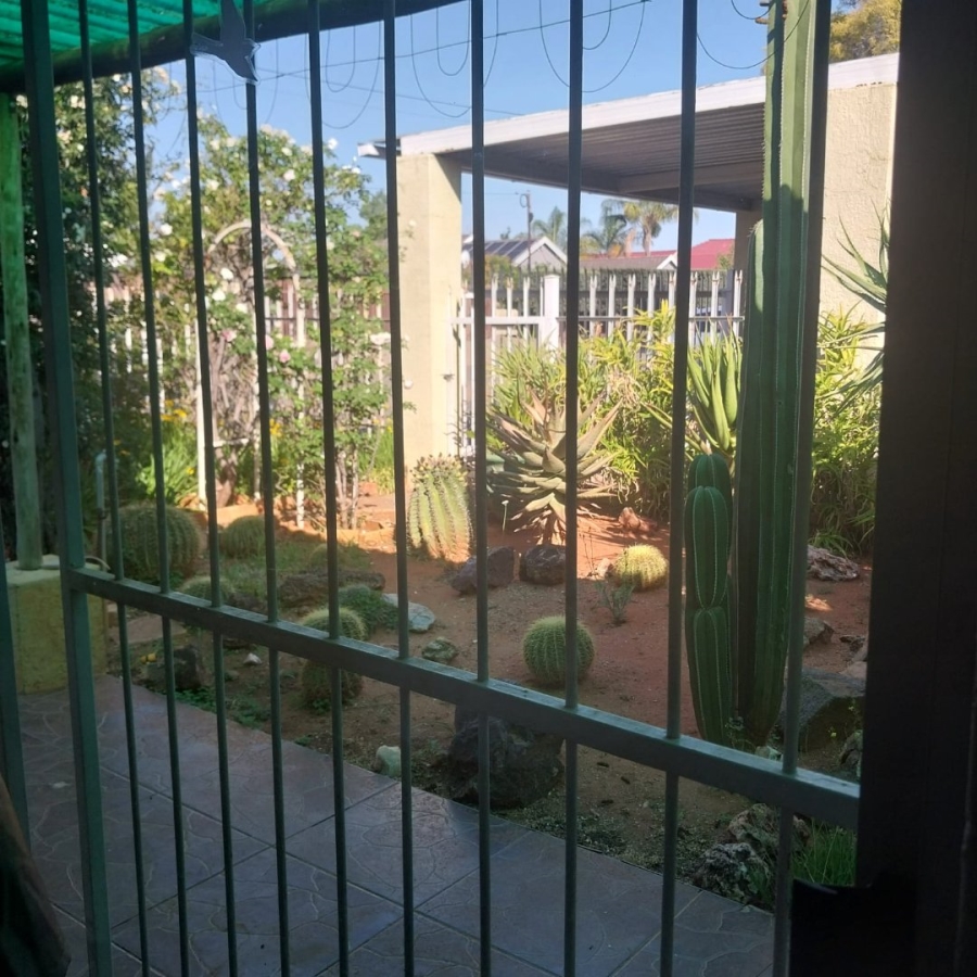7 Bedroom Property for Sale in Carters Glen Northern Cape